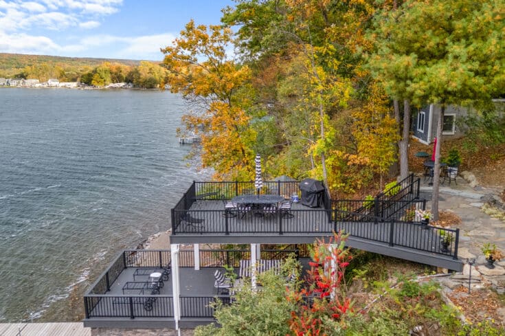 Trex Clamshell Deck – Keuka Park, NY